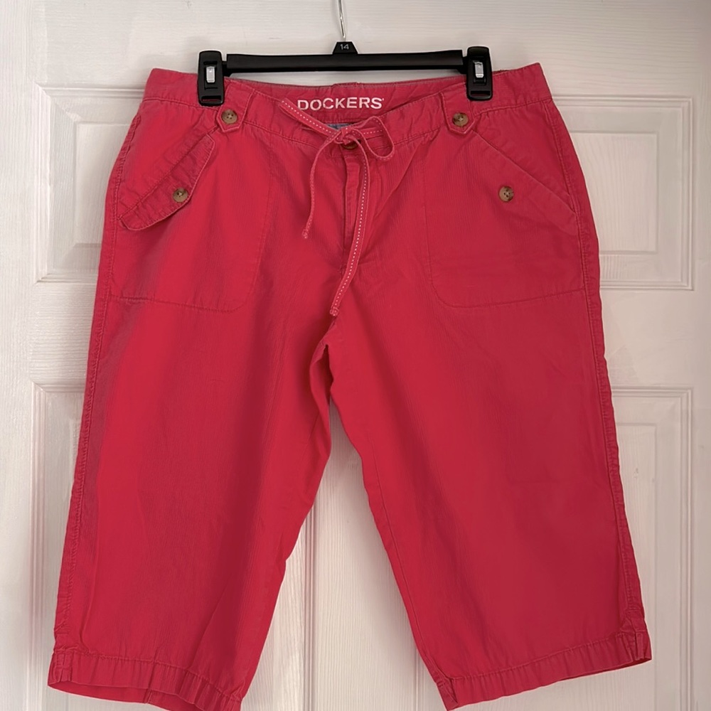 Dockers capris, sz 12, 100% cotton